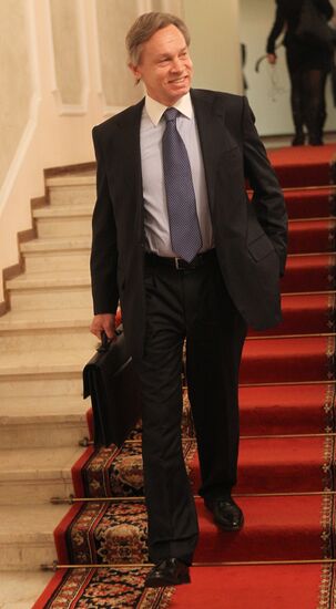 Sixth convocation of Russian State Duma holds first meeting