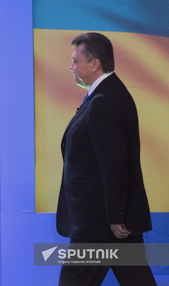 Viktor Yanukovych holds concluding news conference