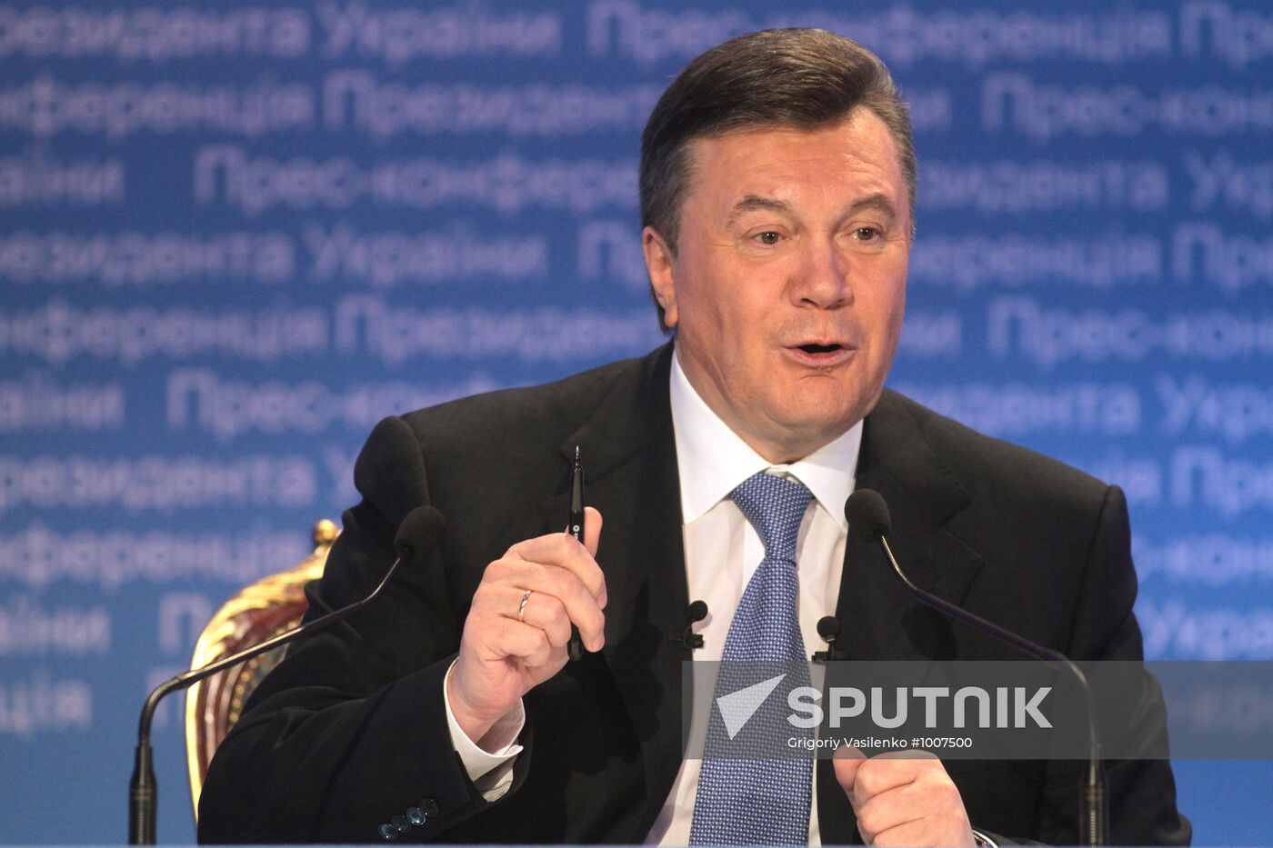 Viktor Yanukovych holds concluding news conference