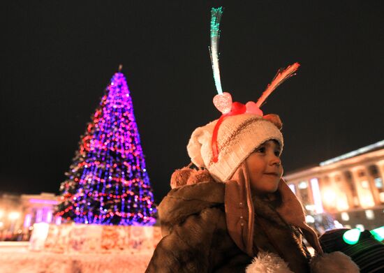 Lighting New Year's tree lights in Veliky Novgorod