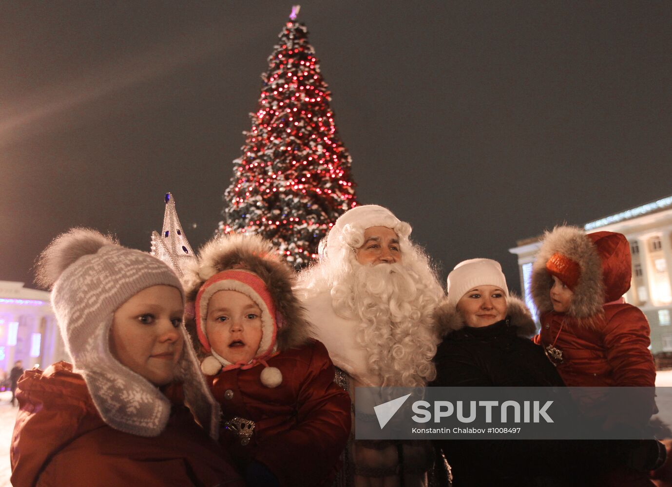 Lighting New Year's tree lights in Veliky Novgorod