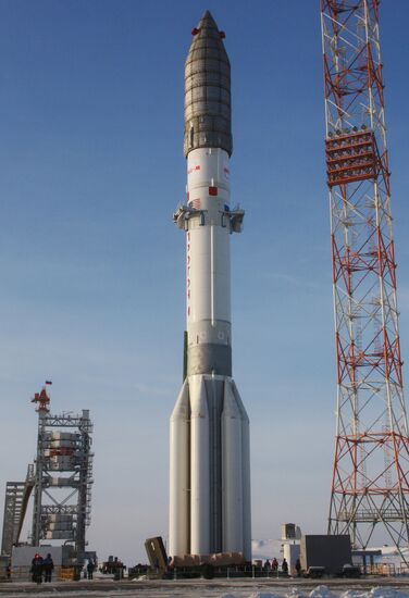 Proton M missile carried to Baikonur launchpad