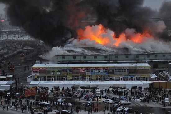 Clothing warehouse in Yekaterinburg on fire