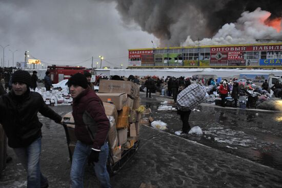 Clothing warehouse in Yekaterinburg on fire