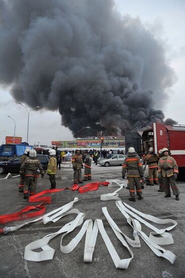 Clothing warehouse in Yekaterinburg on fire