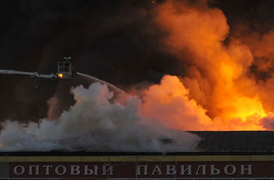 Clothing warehouse in Yekaterinburg on fire
