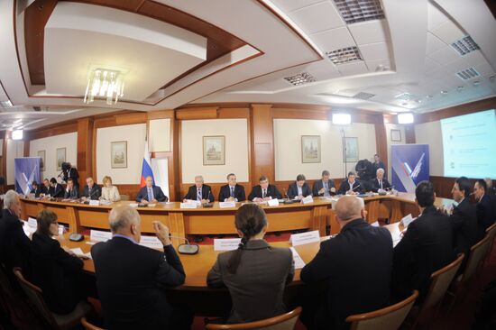 Putin at Russian People's Front Coordinating Council meeting