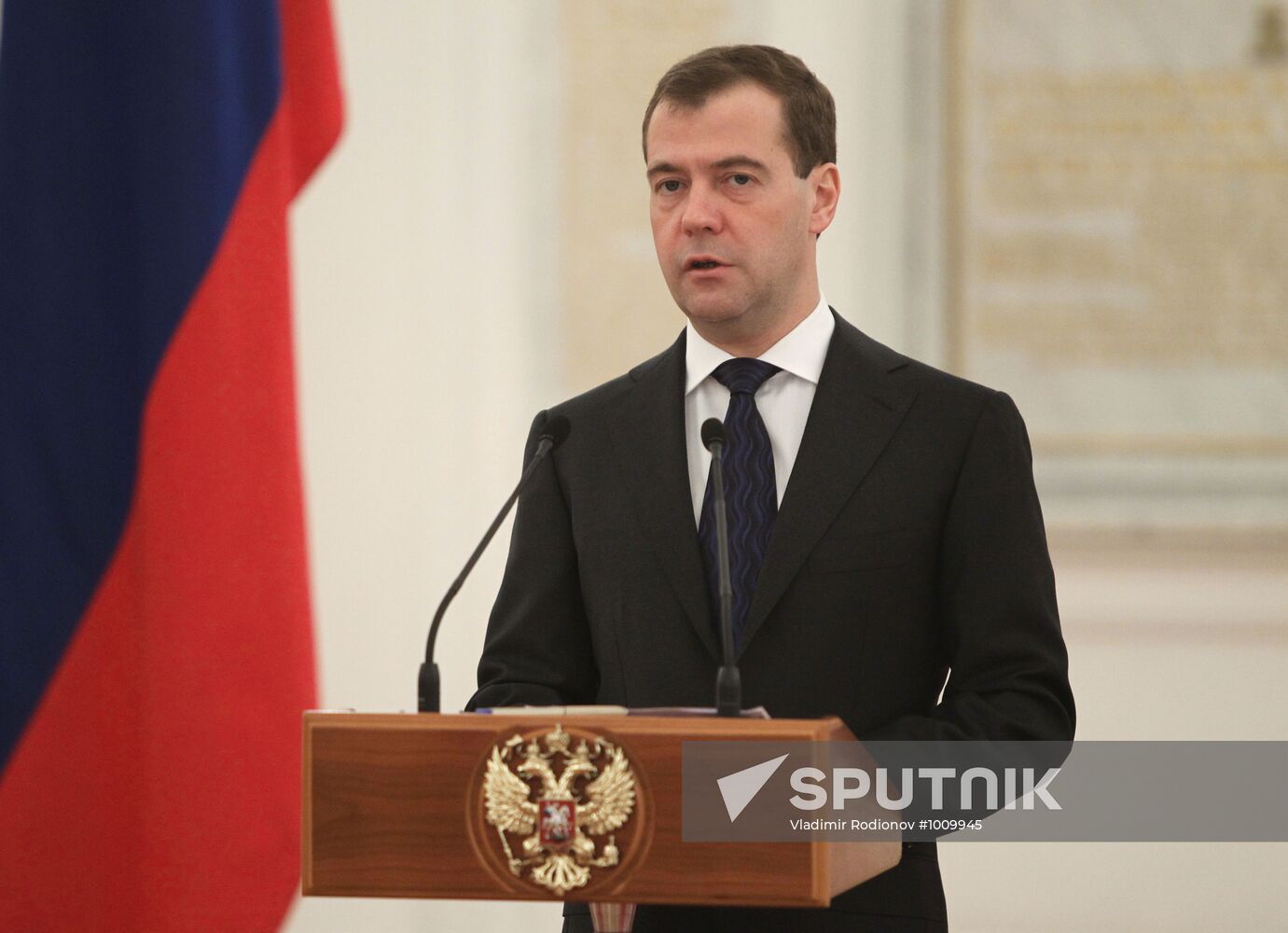 Medvedev meets with senior army officers in Moscow
