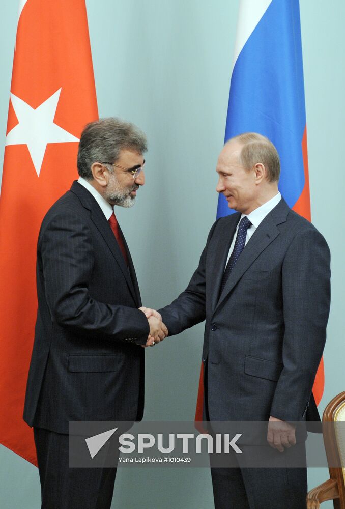 Vladimir Putin and Taner Yildiz meet in Moscow