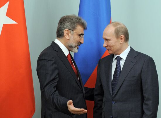 Vladimir Putin and Taner Yildiz meet in Moscow