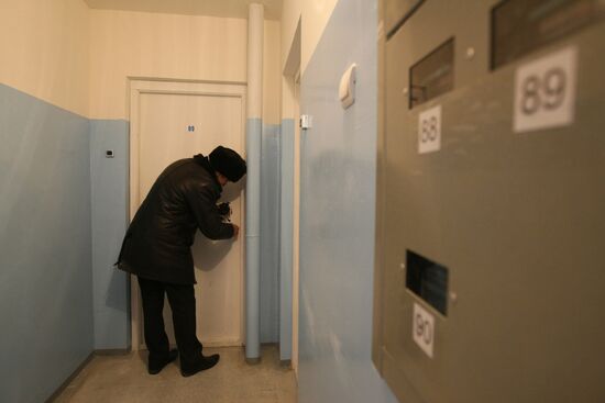 Young scientists are given keys to new apartments