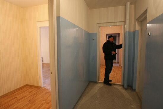 Young scientists are given keys to new apartments
