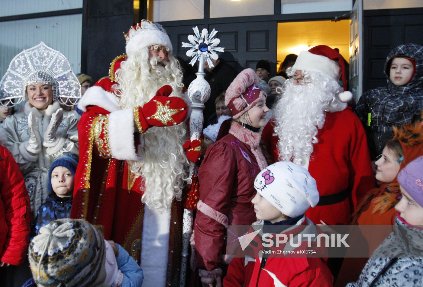 Estonian Father Christmas and Russian Ded Moroz meet in Vyborg