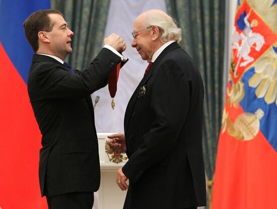 Dmitry Medvedev hands out state awards in Kremlin