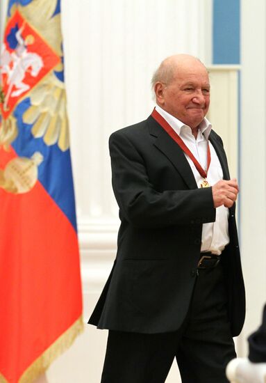 Dmitry Medvedev presents state awards in Kremlin