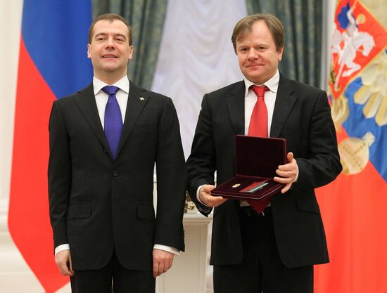 Dmitry Medvedev presents awards in Kremlin