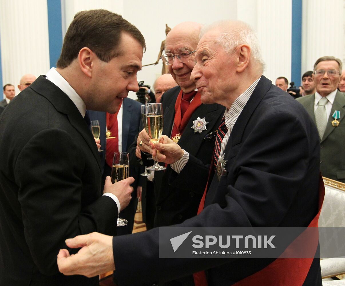 Dmitry Medvedev presents awards in Kremlin