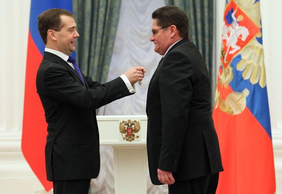 Dmitry Medvedev hands out state awards