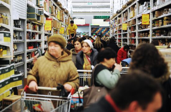 Moscow supermarkets during holiday season