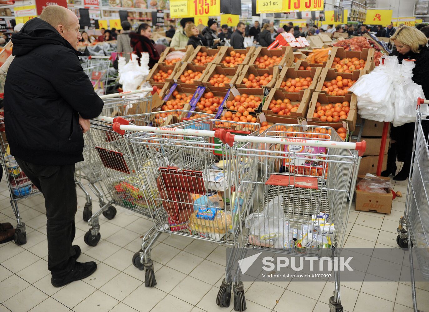 Moscow supermarkets during holiday season