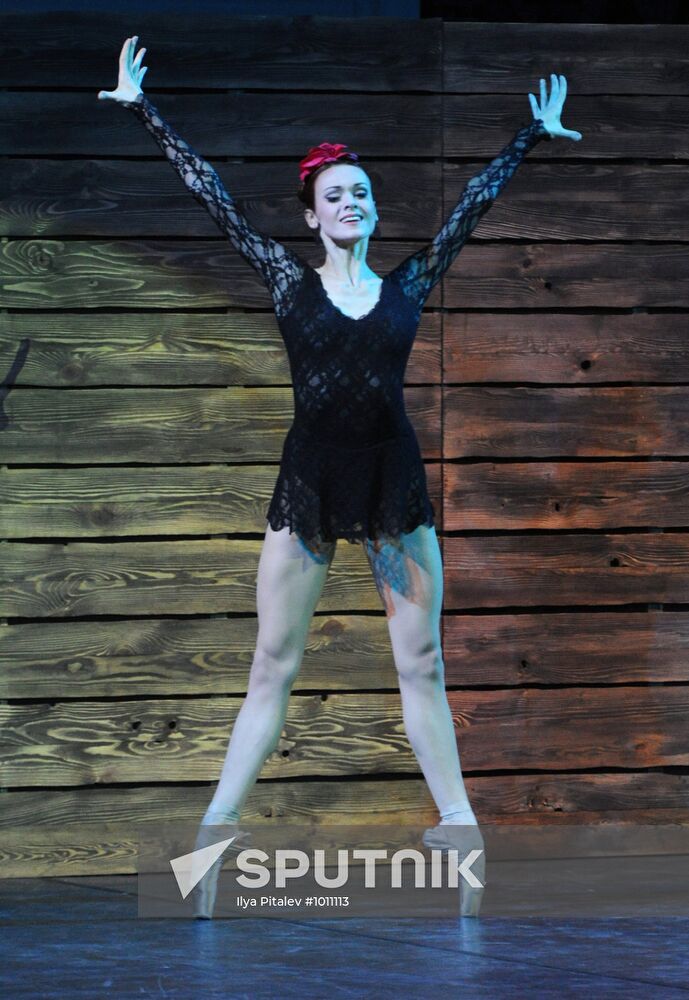 Ballerina Ulyana Lopatkina in "New Year's Ball" in Moscow
