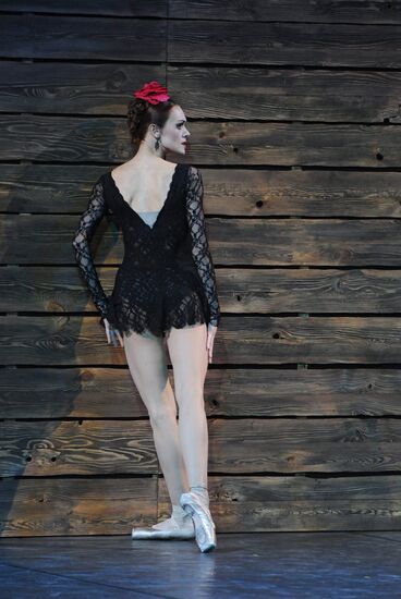 Ballerina Ulyana Lopatkina in "New Year's Ball" in Moscow