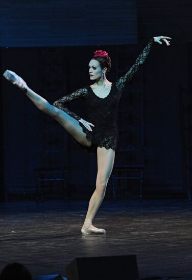 Ballerina Ulyana Lopatkina in "New Year's Ball" in Moscow