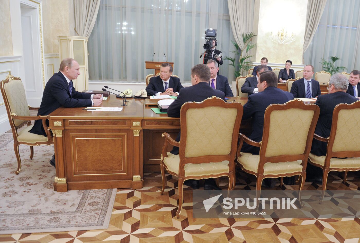 Vladimir Putin conducts Government Presidium meeting
