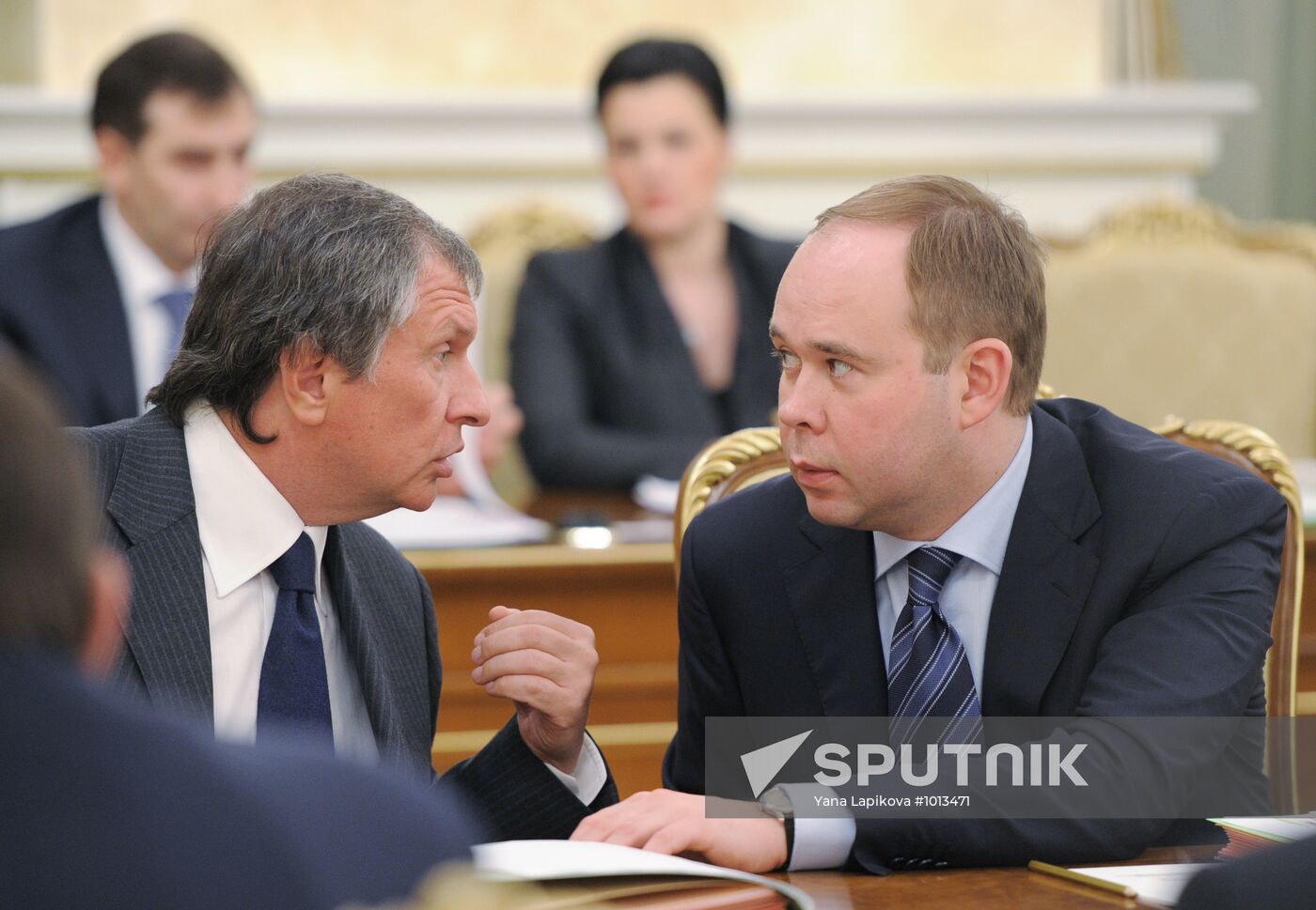 Vladimir Putin conducts Government Presidium meeting