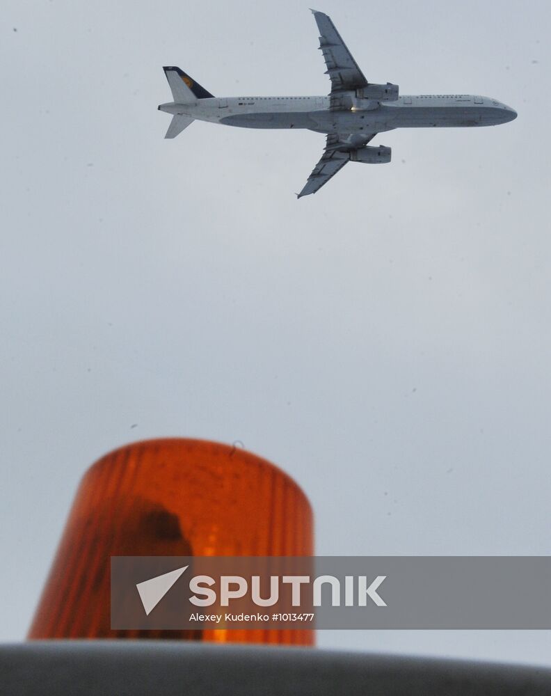 Snow removal from Domodedovo airport runway