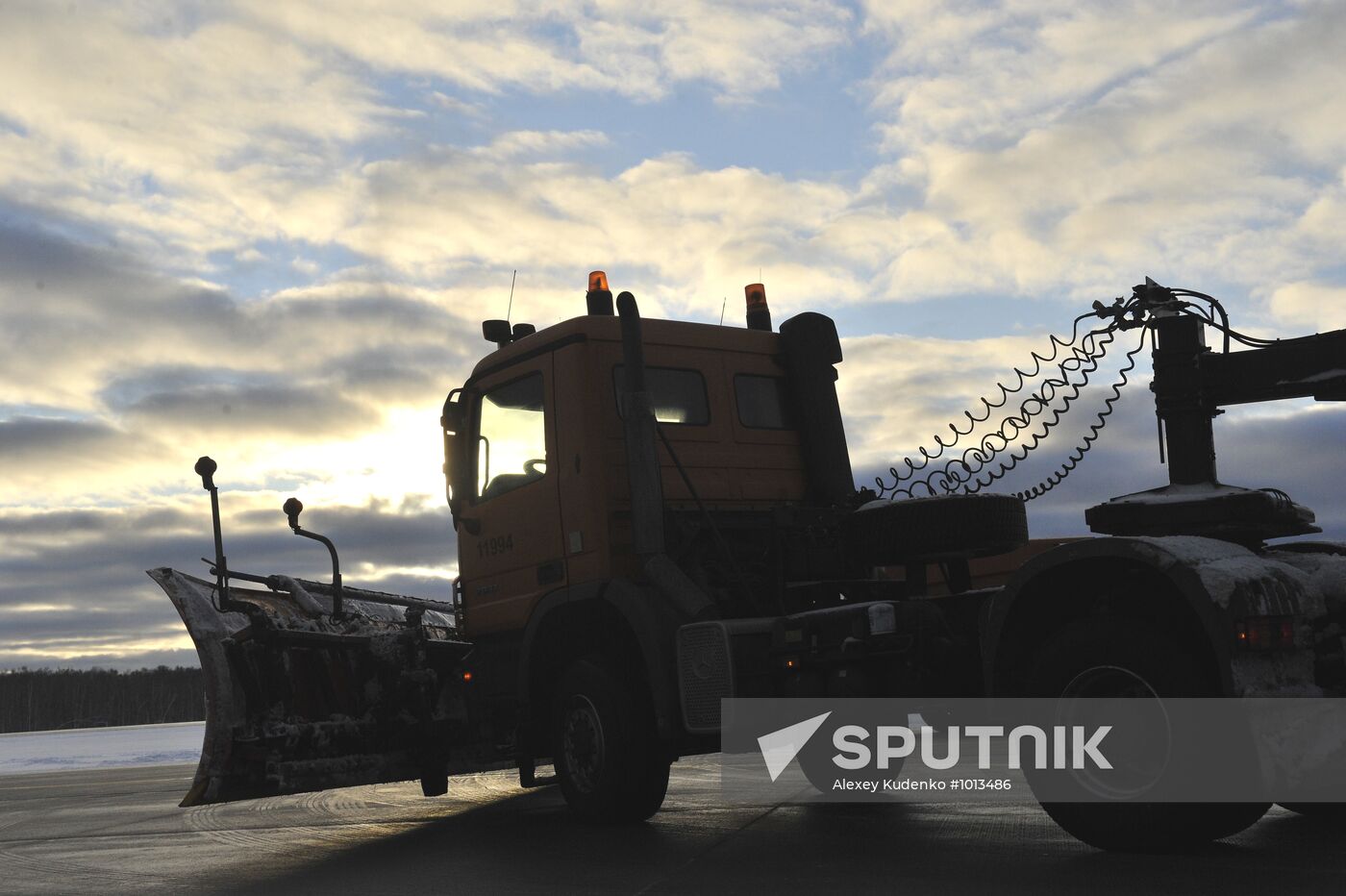 Snow removal from Domodedovo airport runway