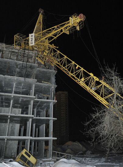 Two tower cranes collapse on construction site, Podolsk