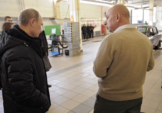 Vladimir Putin visits one of motor vehicle inspection centers