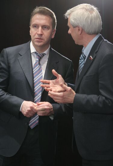 Vladimir Putin meets with motorists