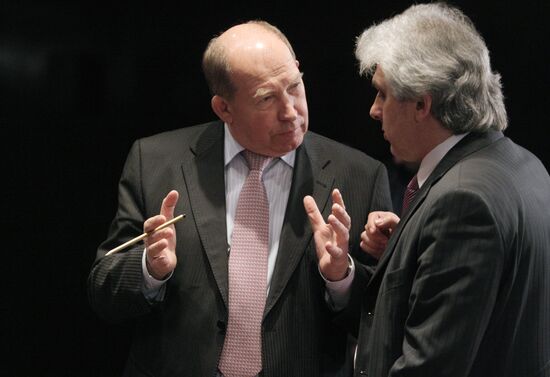 Vladimir Putin meets with motorists