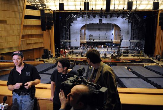 Preparation for Cirque du Soleil's Zarkana show premiere