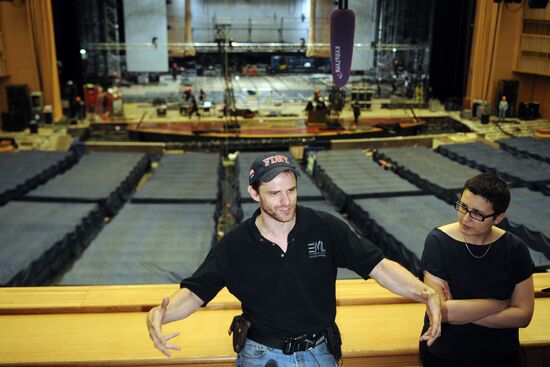 Preparation for Cirque du Soleil's Zarkana show premiere