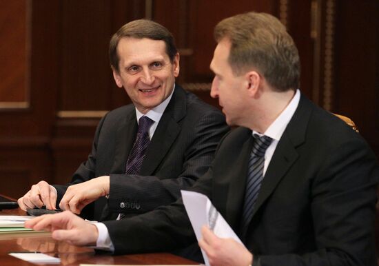 Dmitry Medvedev chairs meeting on economic issues