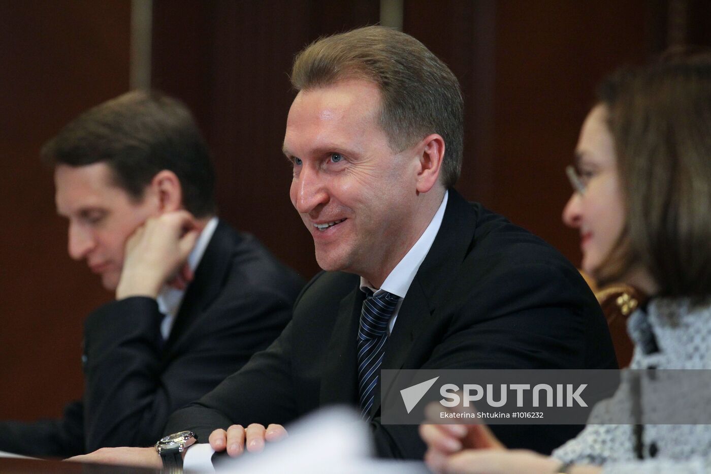 Dmitry Medvedev chairs meeting on economic issues