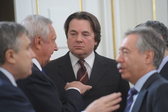 Vladimir Putin meets with mass media chief editors