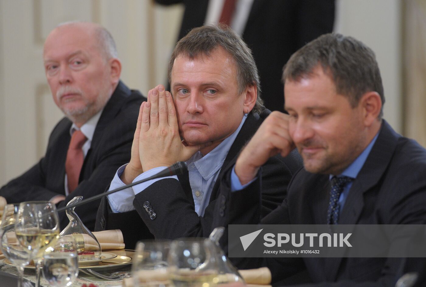 Vladimir Putin meets with mass media chief editors