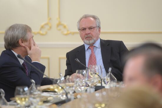 Vladimir Putin meets with mass media chief editors