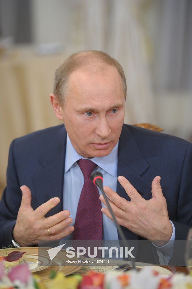 Vladimir Putin meets with mass media chief editors