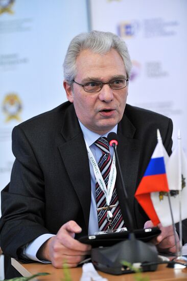 Gaidar Forum 2012. Second Day.