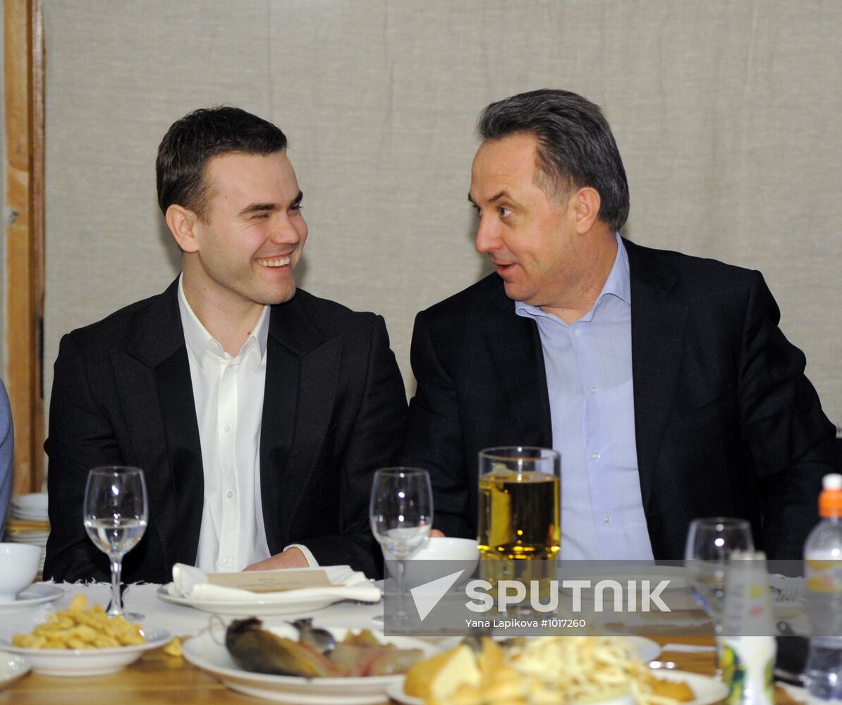 Igor Akinfeyev and Vitaly Mutko