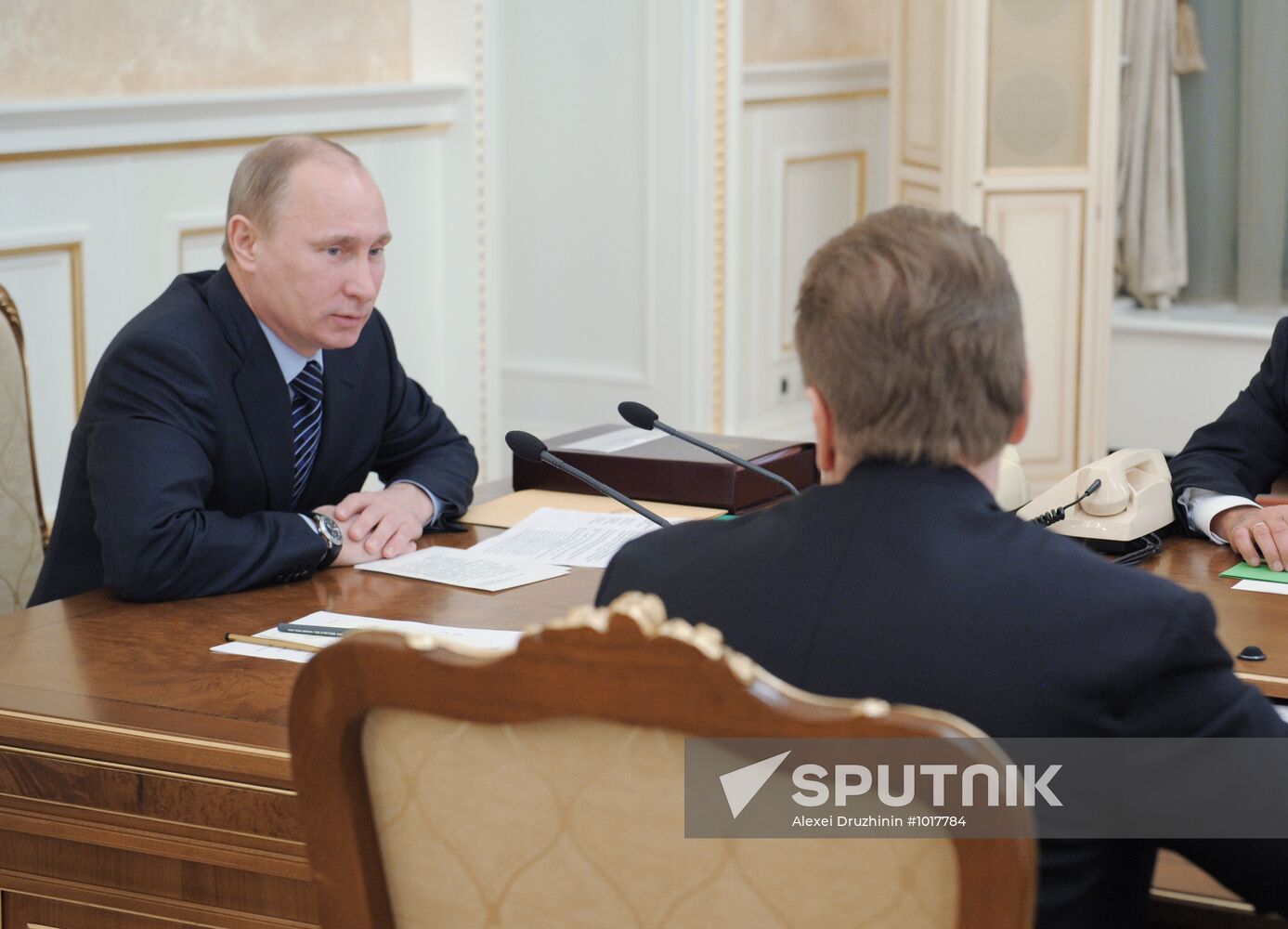 Vladimir Putin chairs meeting of Government Presidium