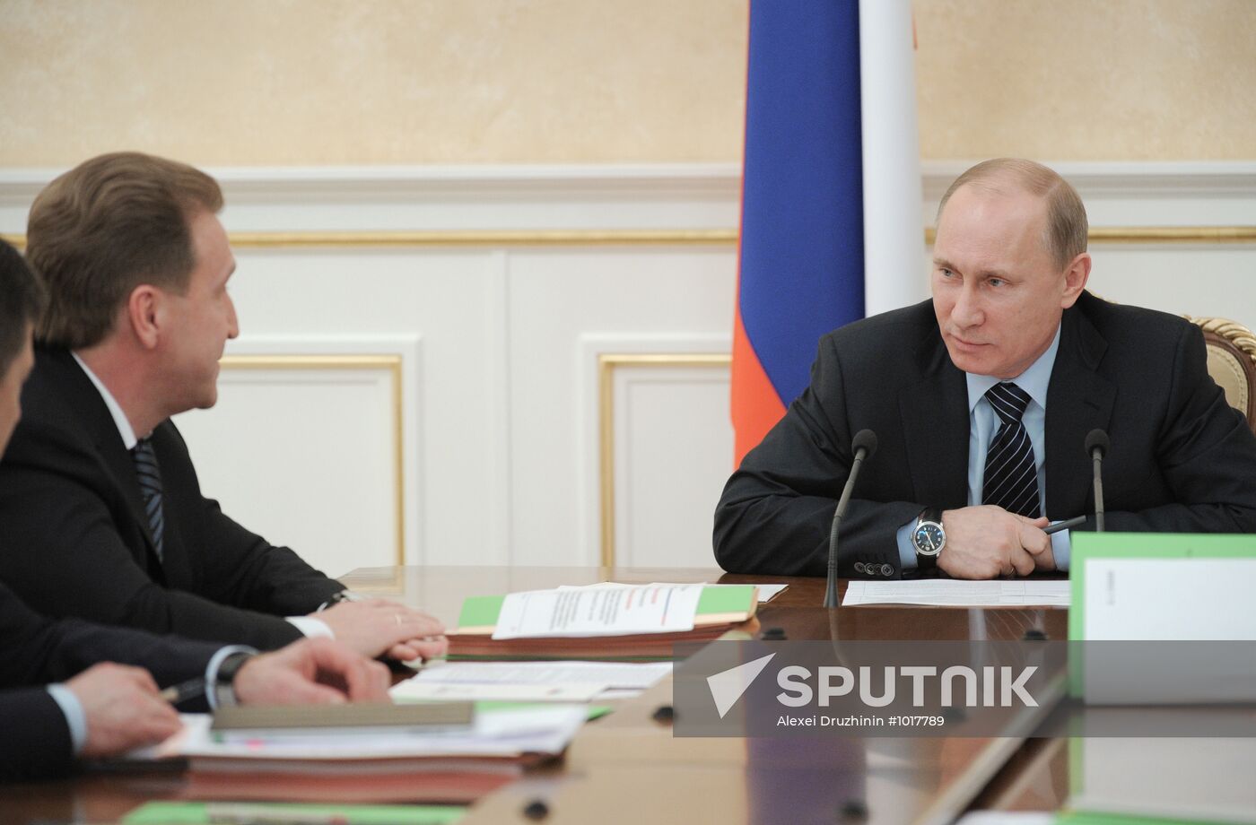 Vladimir Putin chairs meeting of Government Presidium