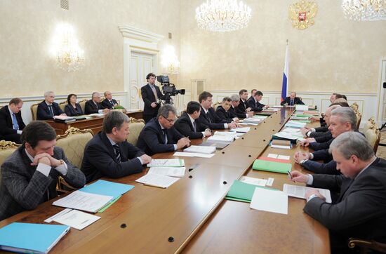 Vladimir Putin holds Government Presidium meeting