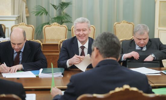 Vladimir Putin holds Government Presidium meeting