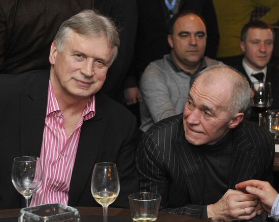 KHL Hockey Stars match party